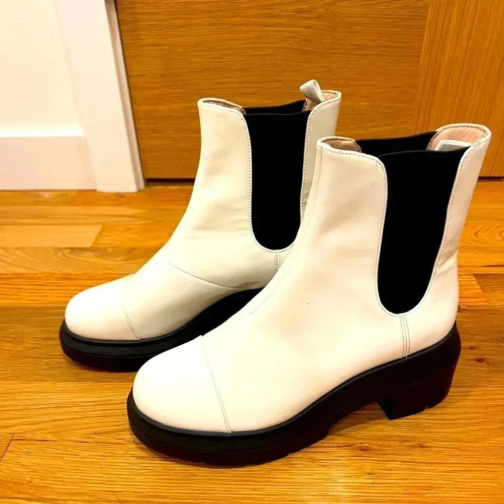Stuart Weitzman Women's Norah Lug Sole Boots size 38.5/8US NEW/Never Worn